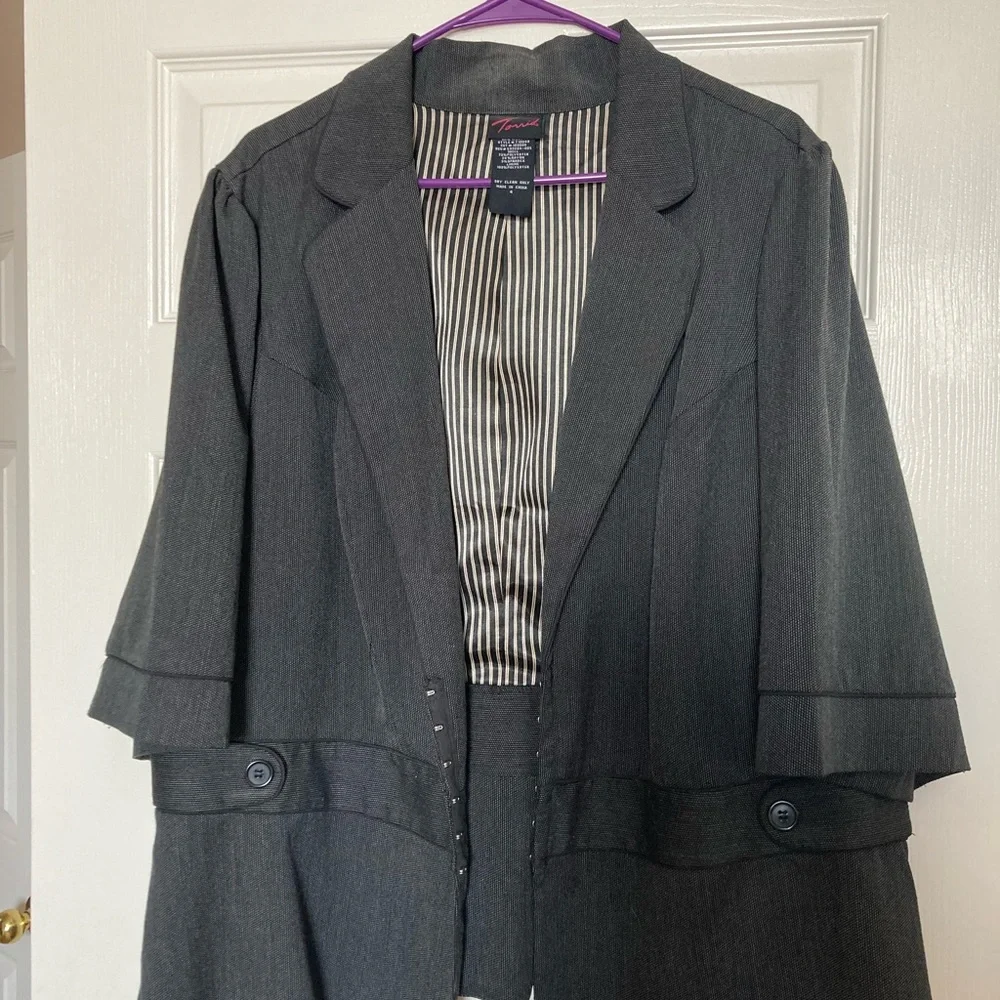 Torrid Blazer with striped lining - Picture 1 of 4